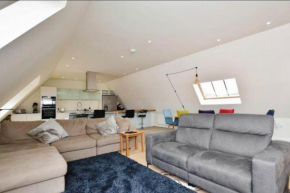 Spacious penthouse with great views of the Cathedral